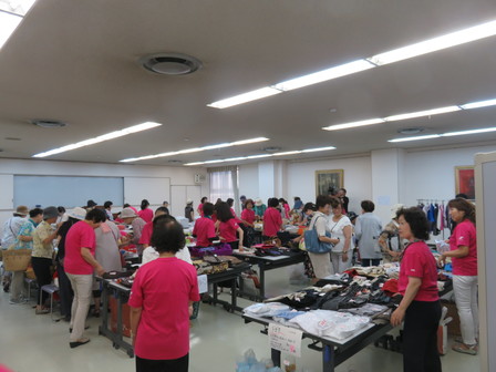 02_Charity-bazaar.JPG