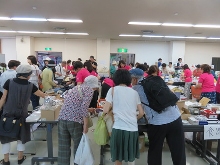 04_Charity-bazaar.JPG
